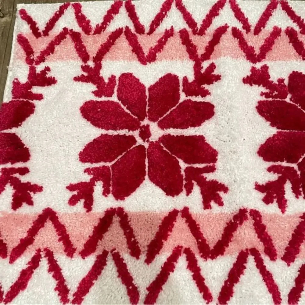 NEW Betsey Johnson Pink White Snowflake Chevron Bath Rug Mat Holiday Christmas